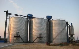 Mineral storage tanks